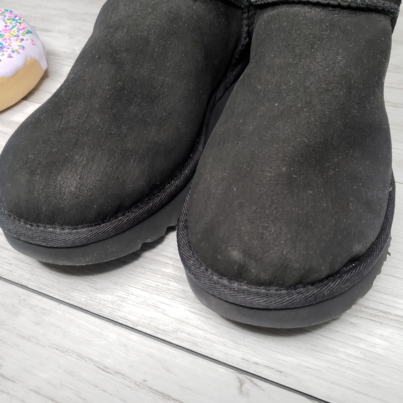 UGG Classic Tall Boots Black Fur Authentic Womens 8 Winter Australia Designer - Picture 3 of 9